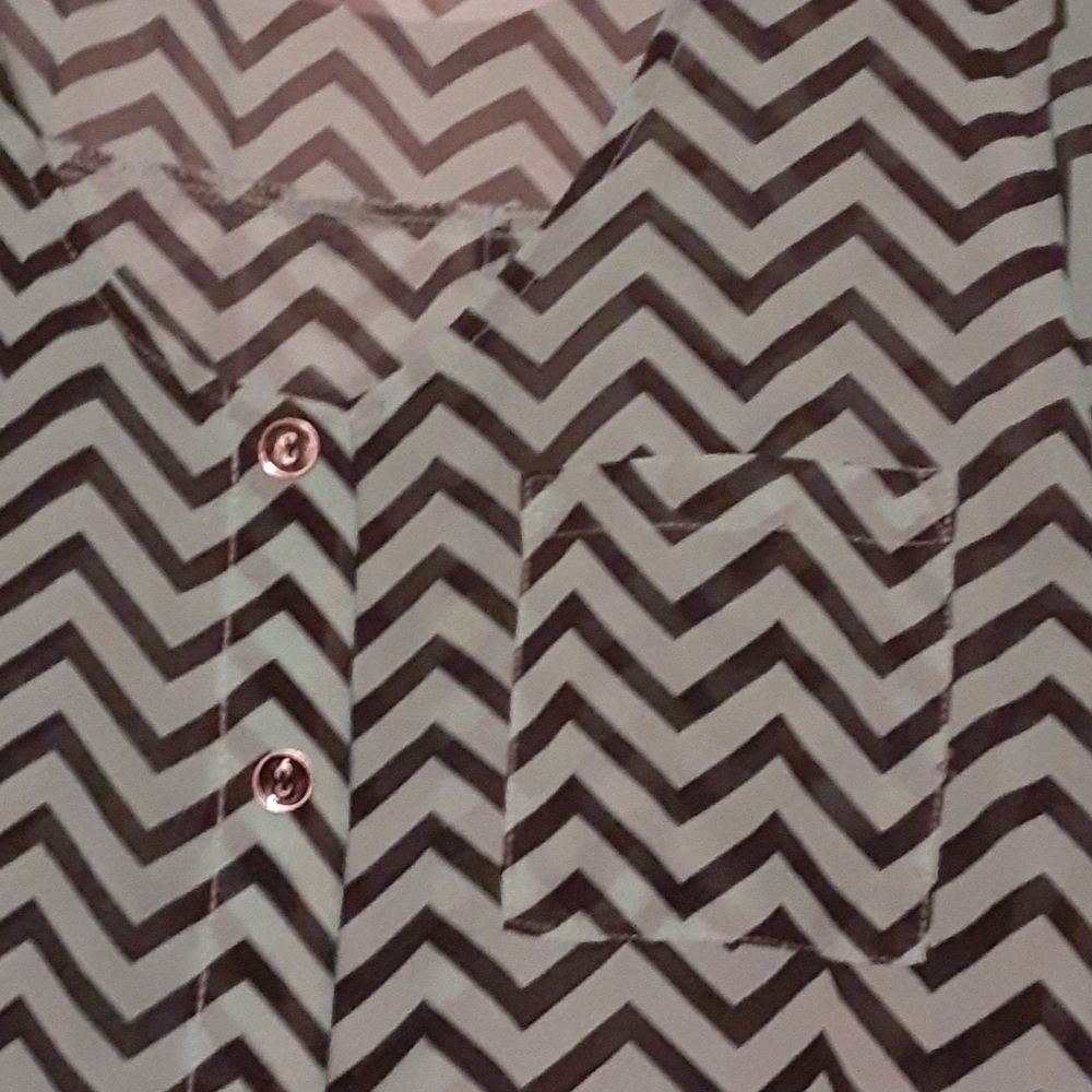 Striped Chevron Top - Picture 2 of 4